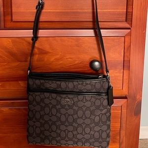 Coach crossbody in black/gray
